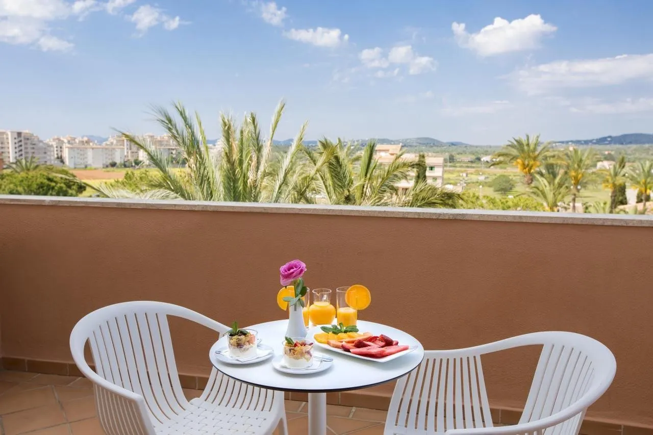 Hipocampo Palace — HIPOCAMPO PALACE