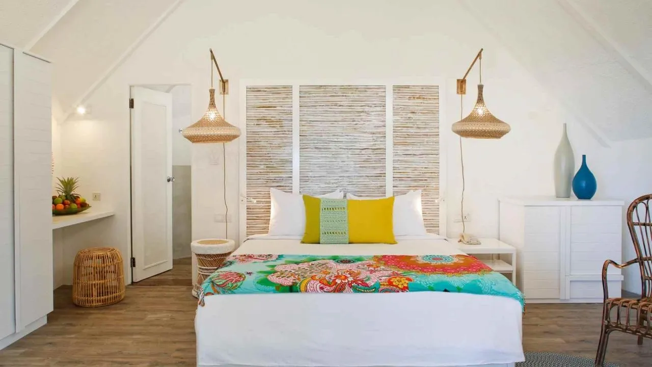 Hotel La Pirogue — LA PIROGUE