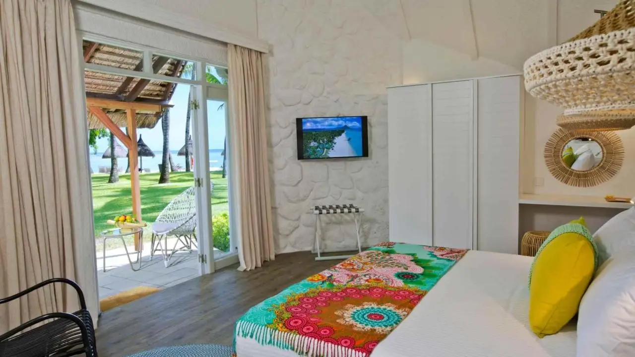 Hotel La Pirogue — LA PIROGUE