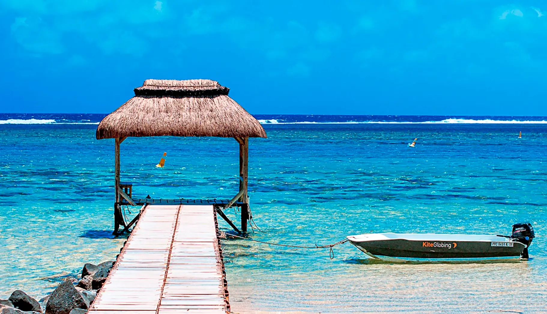 Plaża przy hotelu Hotel Outrigger Mauritius Beach Resort