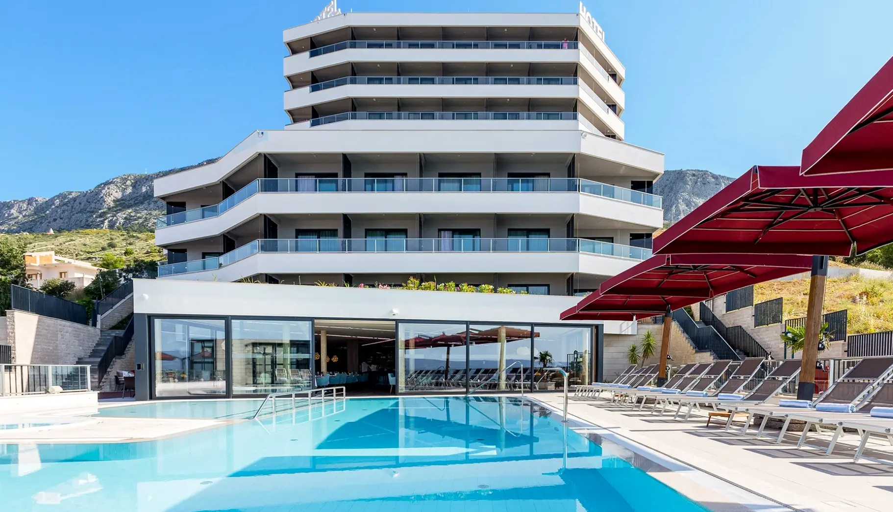 Basen w hotelu Hotel Plaža Duće