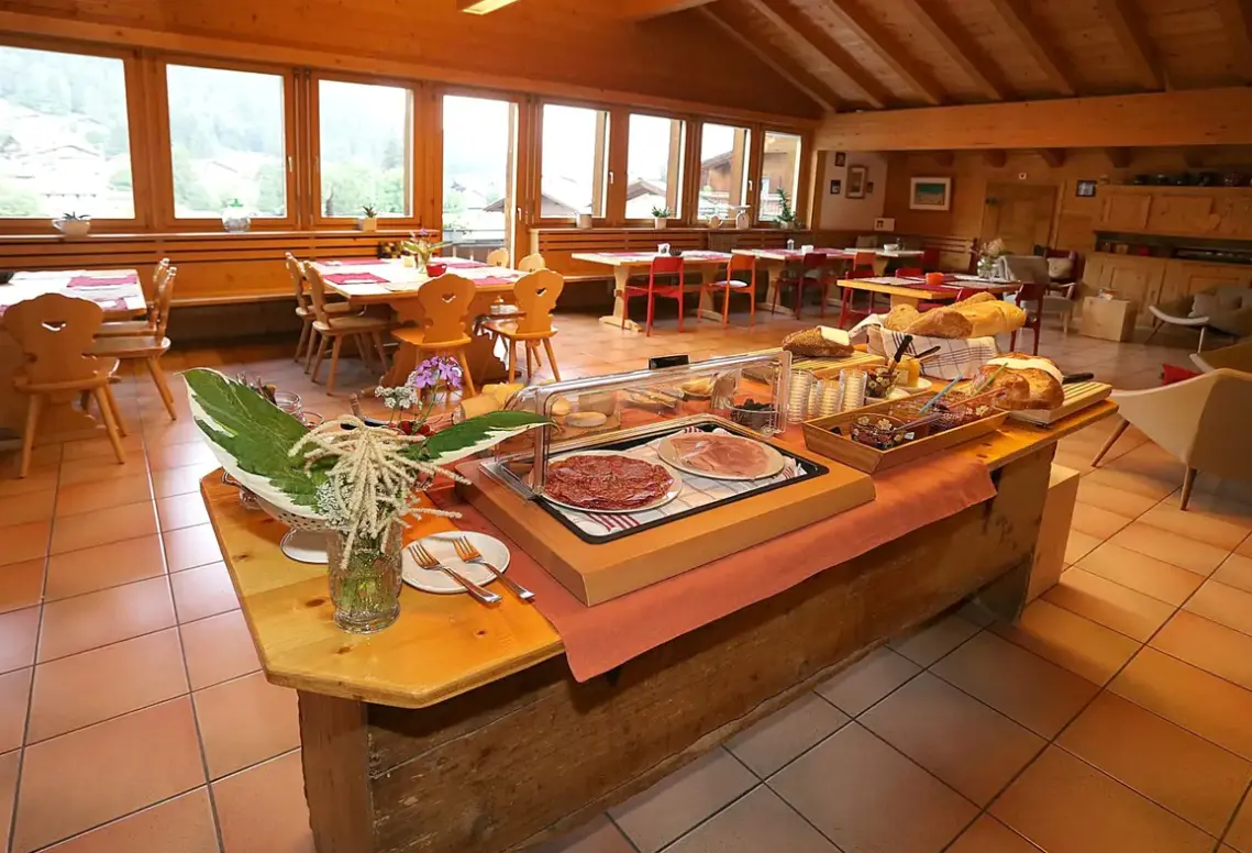 Restauracja i jedzenie w hotelu Hotel Sport-Lodge Klosters