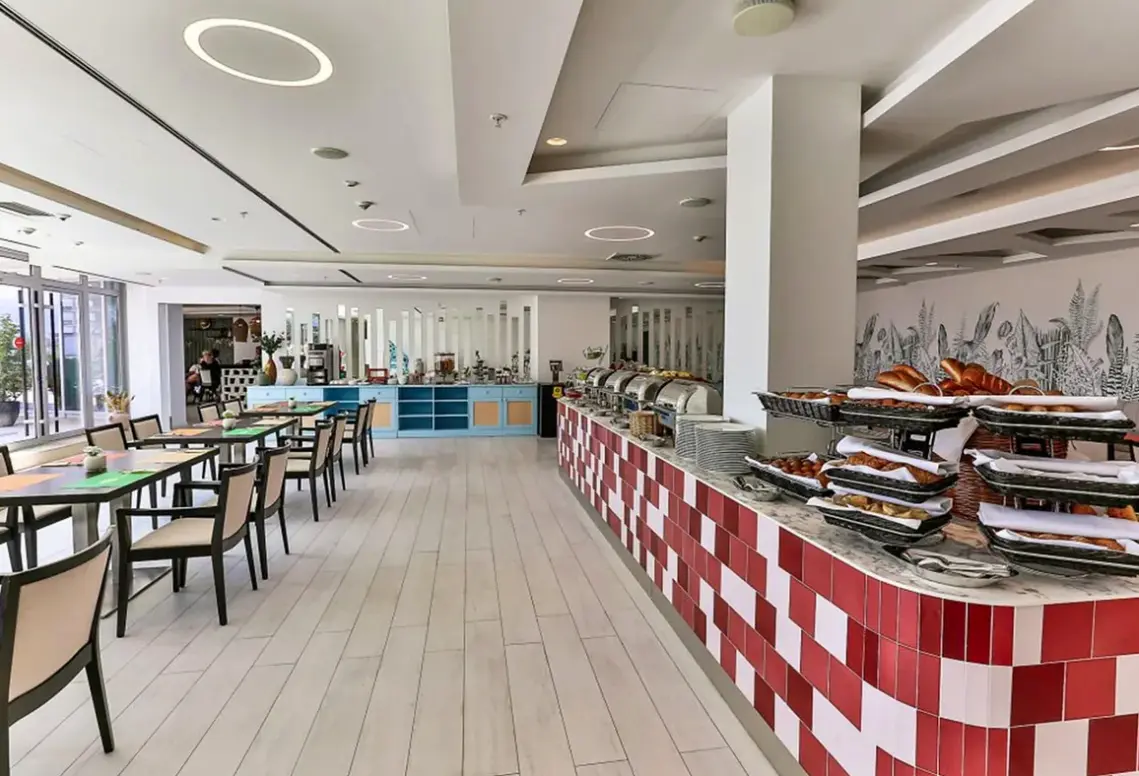 Restauracja i jedzenie w hotelu Hotel TQ Plaza Budva