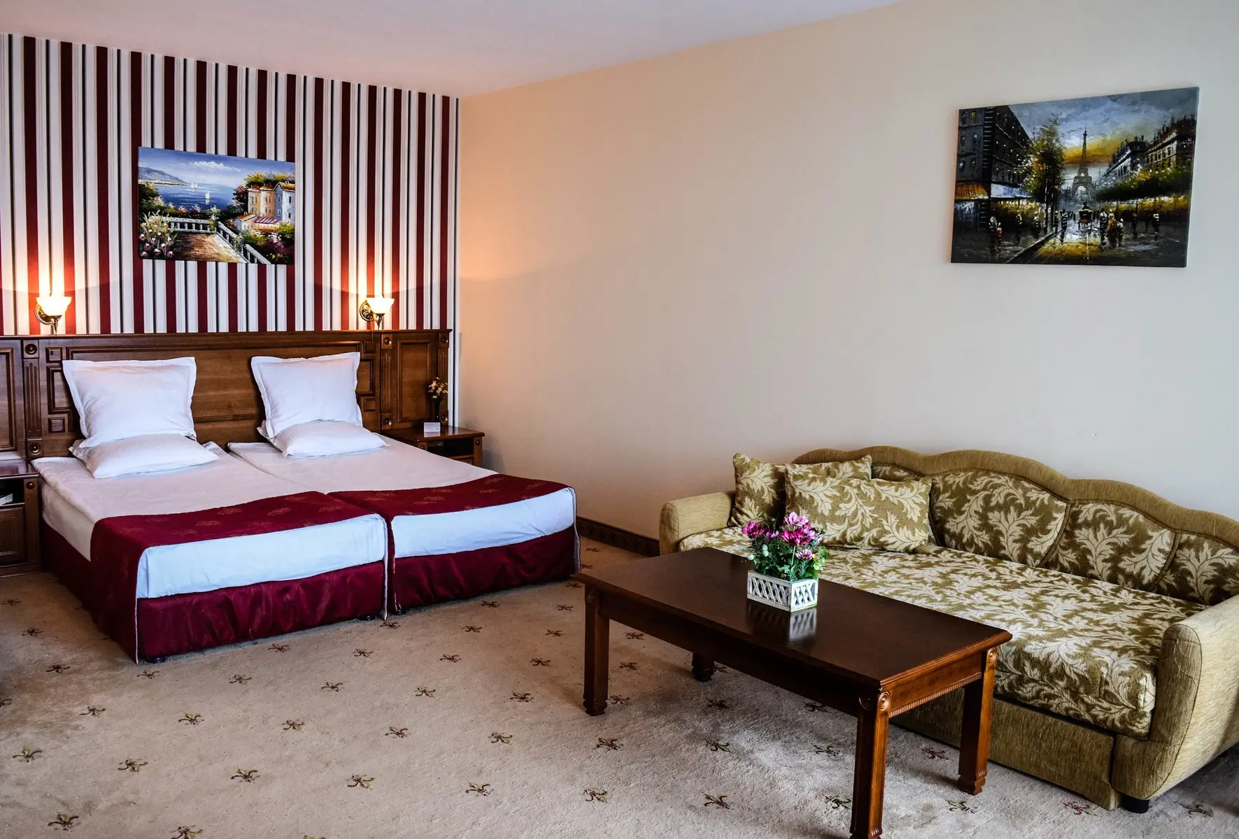 Karolina — KAROLINA