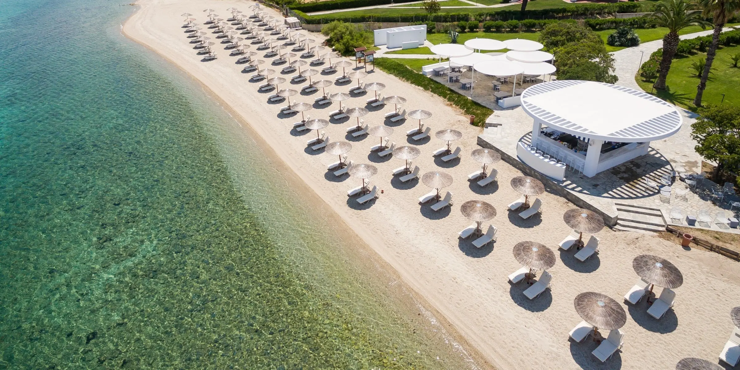 Plaża przy hotelu Kassandra Palace Seaside Resort