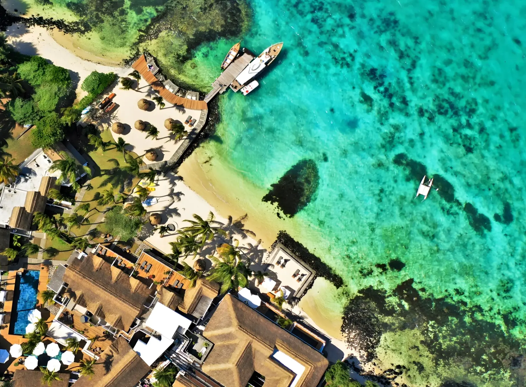 Plaża przy hotelu La Maison 20 Degrés Sud