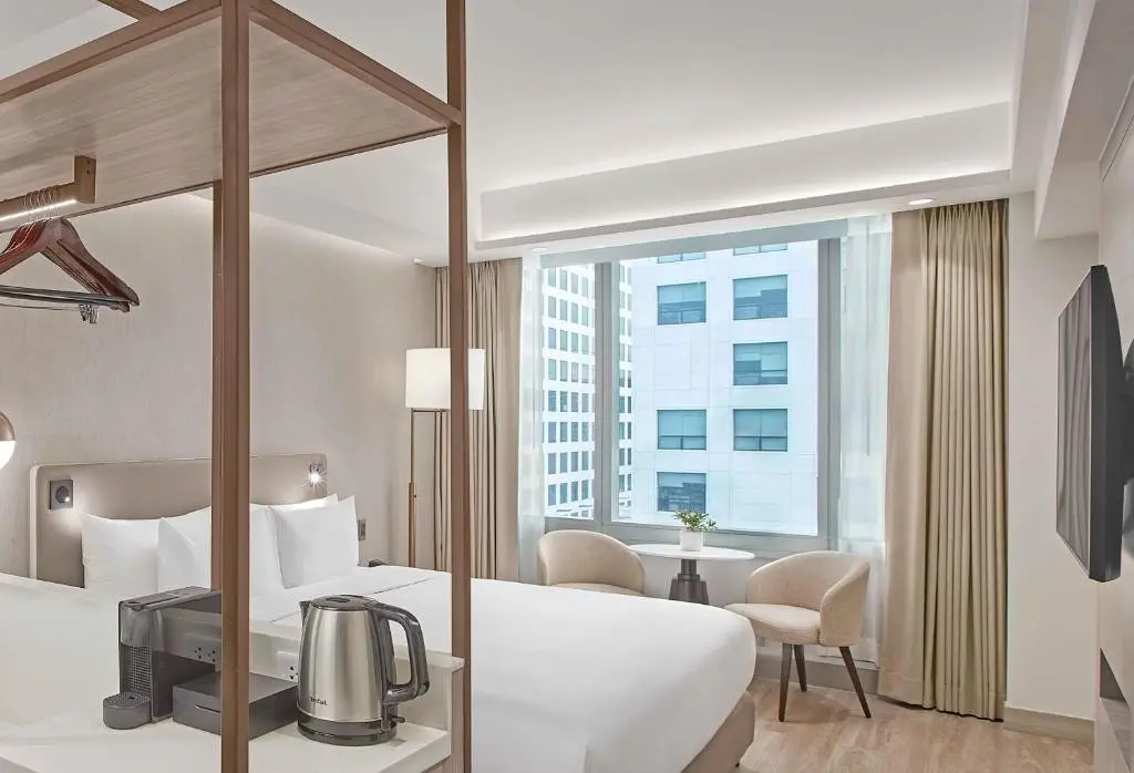 Lanson Place Moa — LANSON PLACE MOA