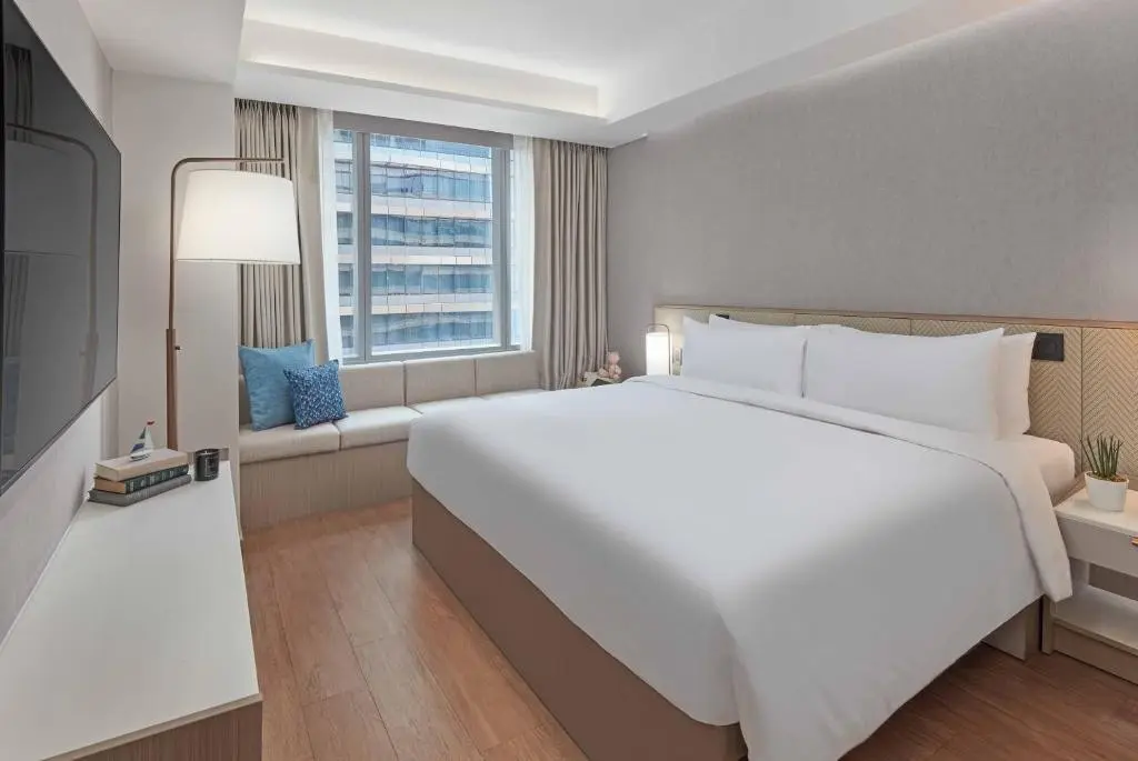 Lanson Place Moa — LANSON PLACE MOA