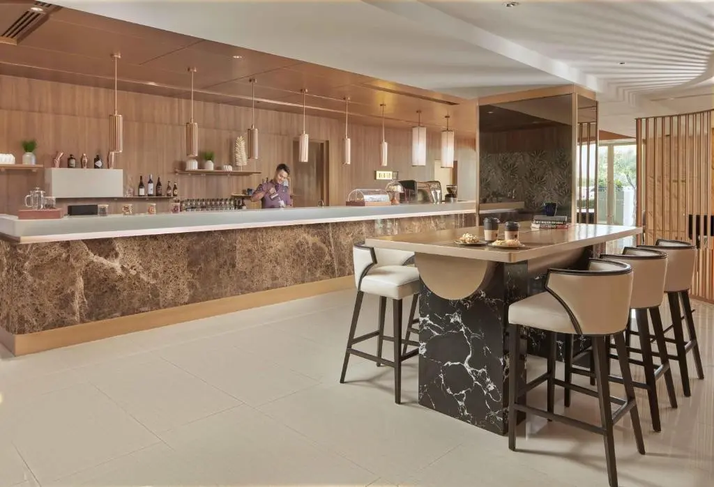 Lanson Place Moa — LANSON PLACE MOA