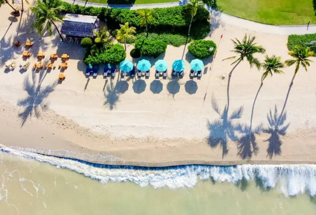 Plaża przy hotelu Le Méridien Khao Lak Resort & Spa