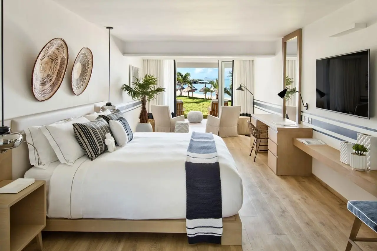 Lux Grand Gaube — LUX GRAND GAUBE