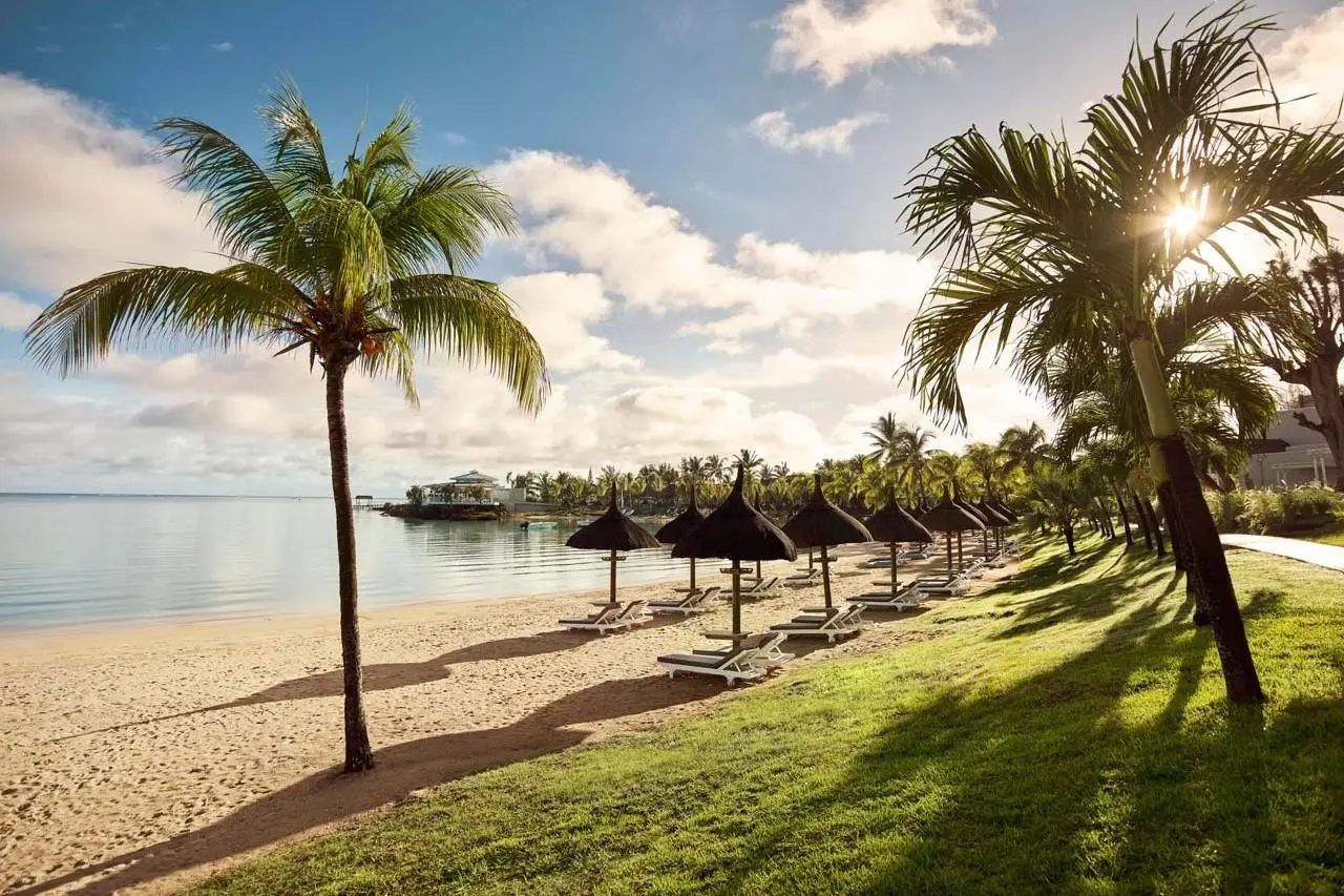 Lux Grand Gaube — LUX GRAND GAUBE