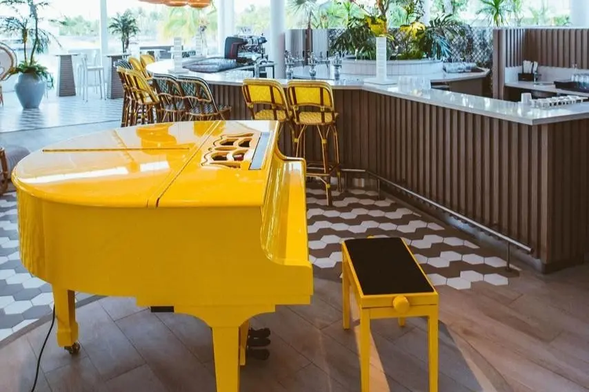 Lux Grand Gaube — LUX GRAND GAUBE