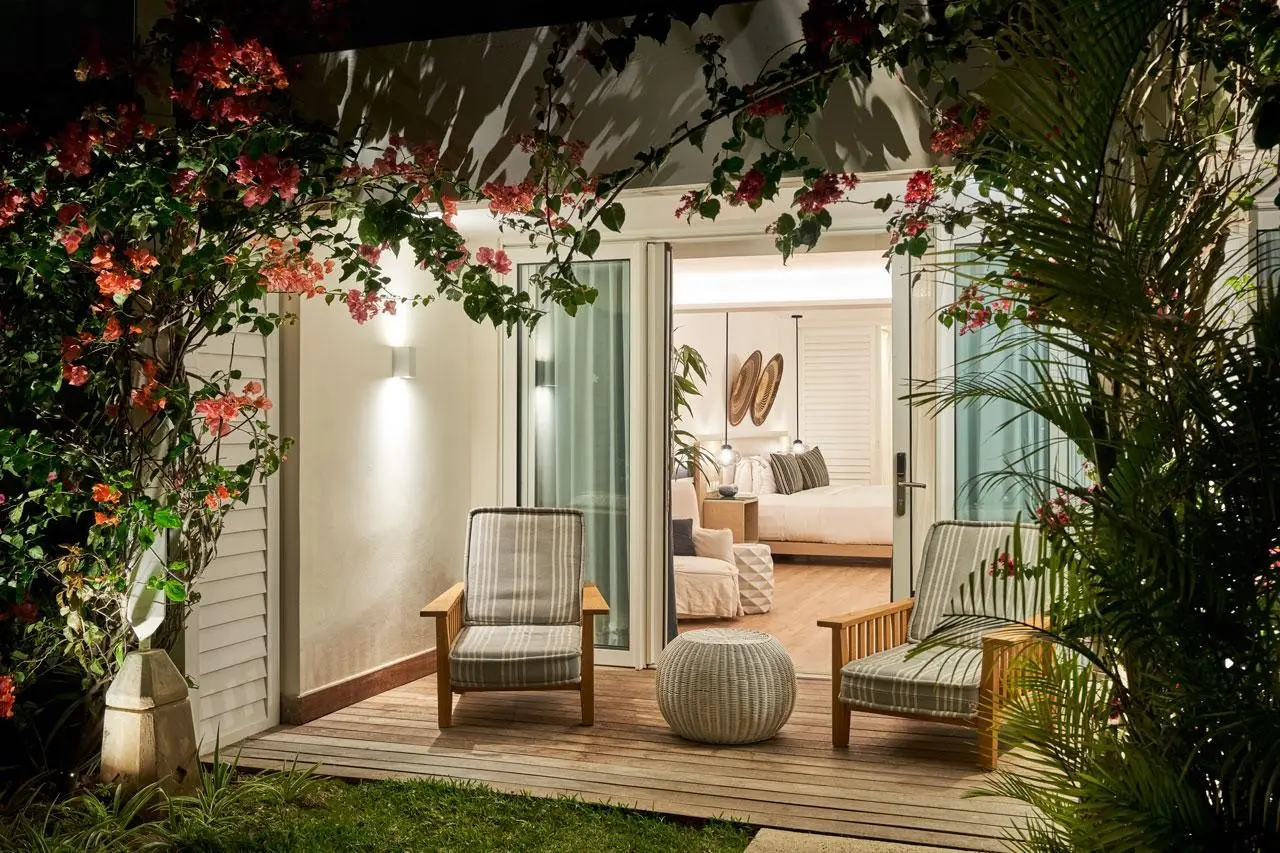 Lux Grand Gaube — LUX GRAND GAUBE