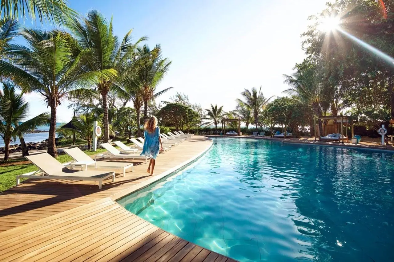 Lux Grand Gaube — LUX GRAND GAUBE