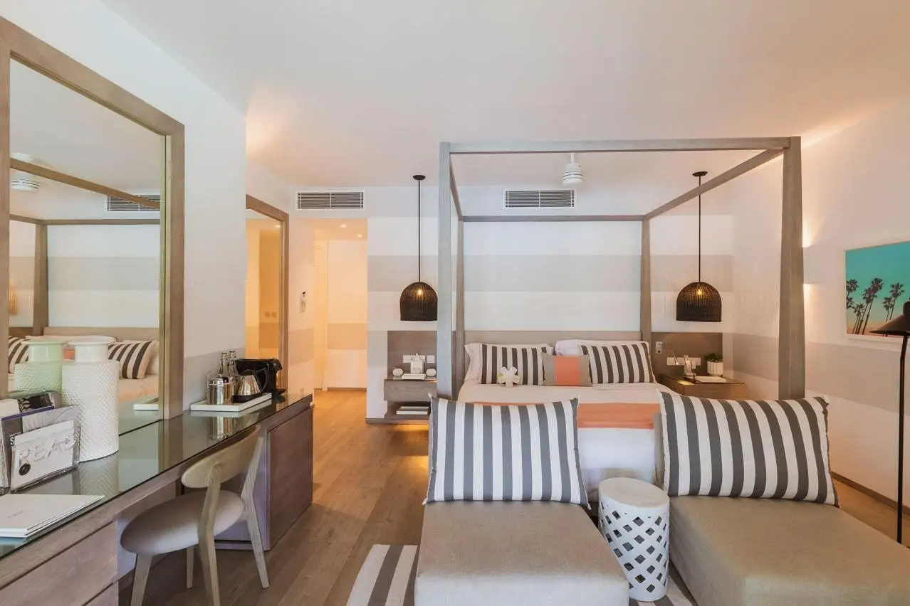 Lux Grand Gaube — LUX GRAND GAUBE