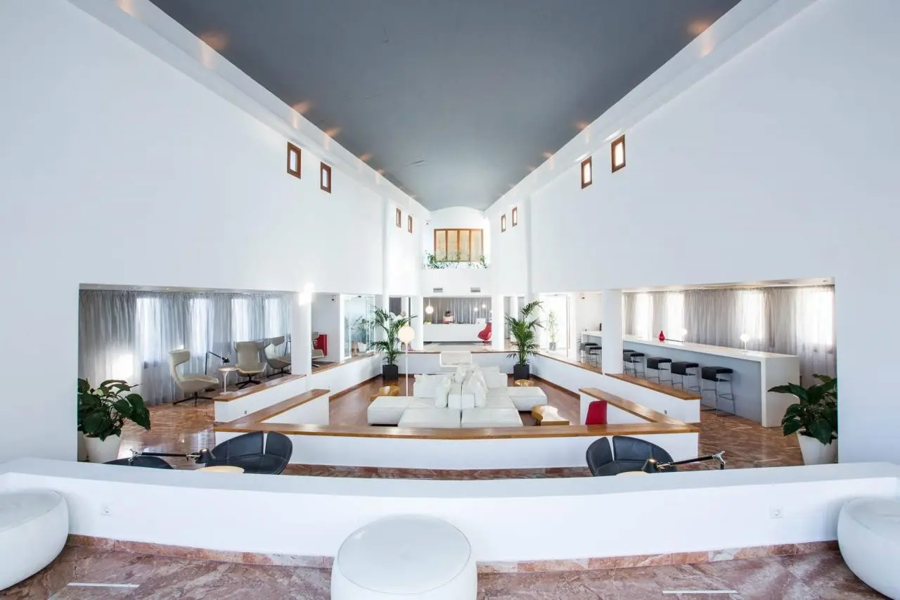 Majestic Hotel Jtr — MAJESTIC HOTEL JTR