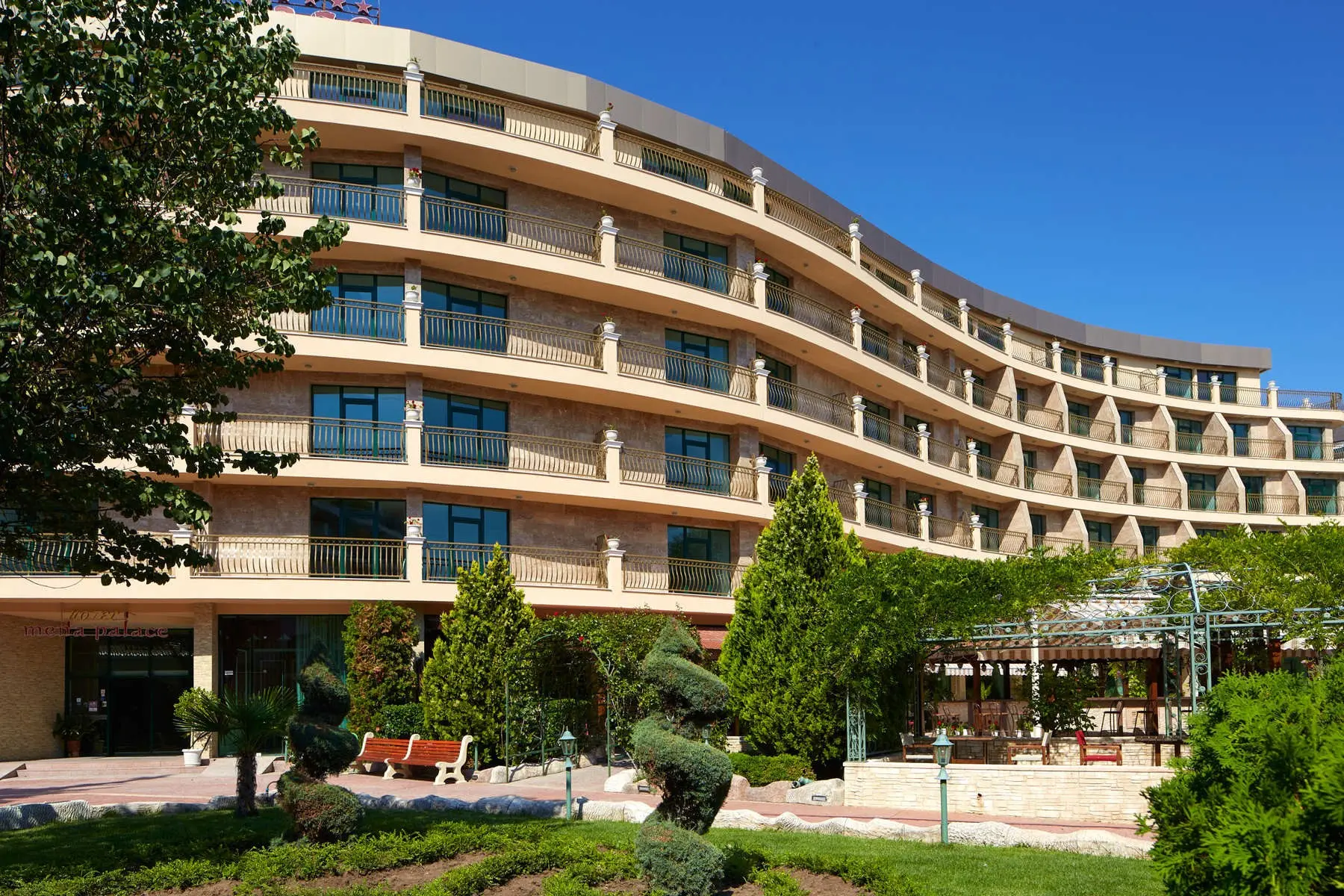 Hotel Mena Palace