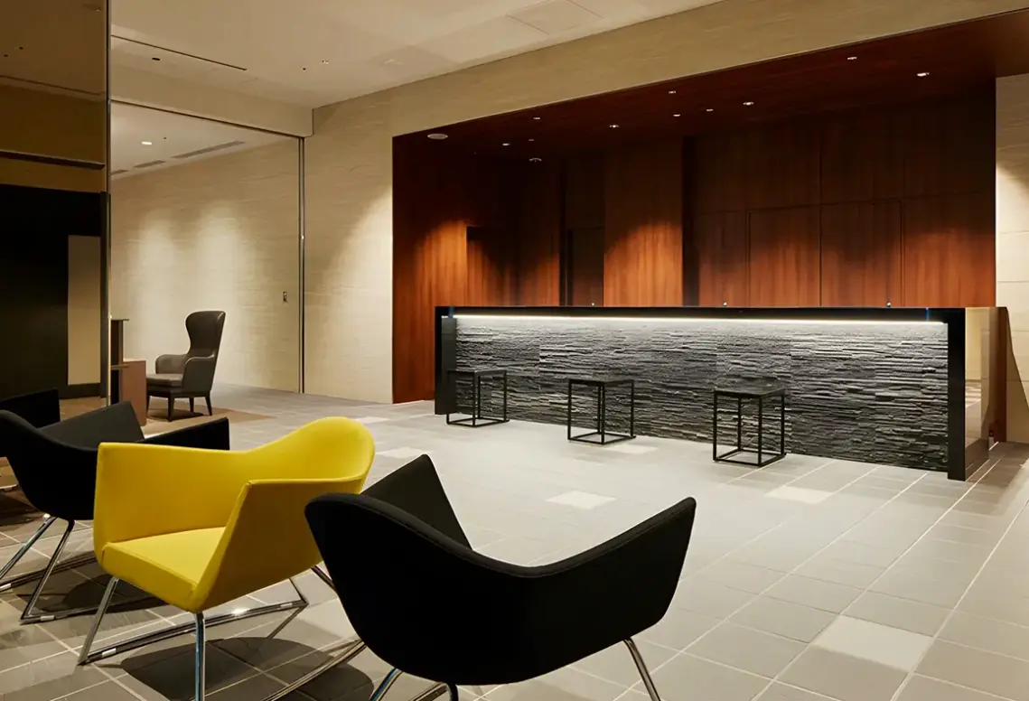 Lobby hotelu Mitsui Garden Hotel Kyobashi