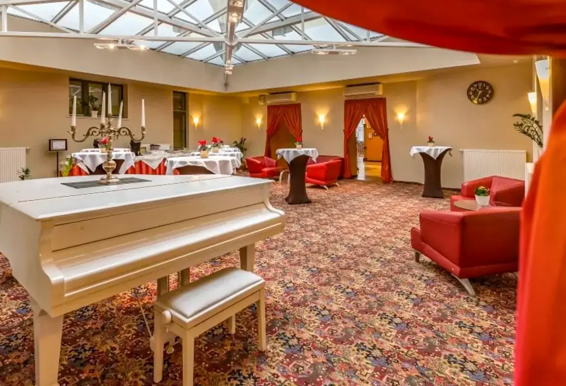 Restauracja i jedzenie w hotelu Monika Centrum Hotels