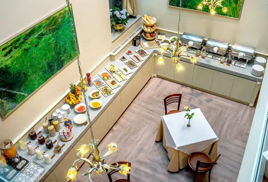 Restauracja i jedzenie w hotelu Ratonda Centrum Hotels