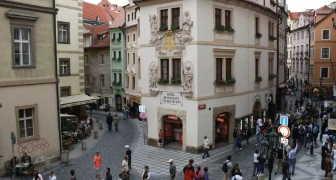 Hotel Royal Road Residence