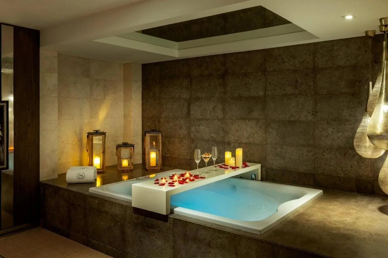 Sheraton Grand Hotel Dubai — SHERATON GRAND HOTEL DUBAI