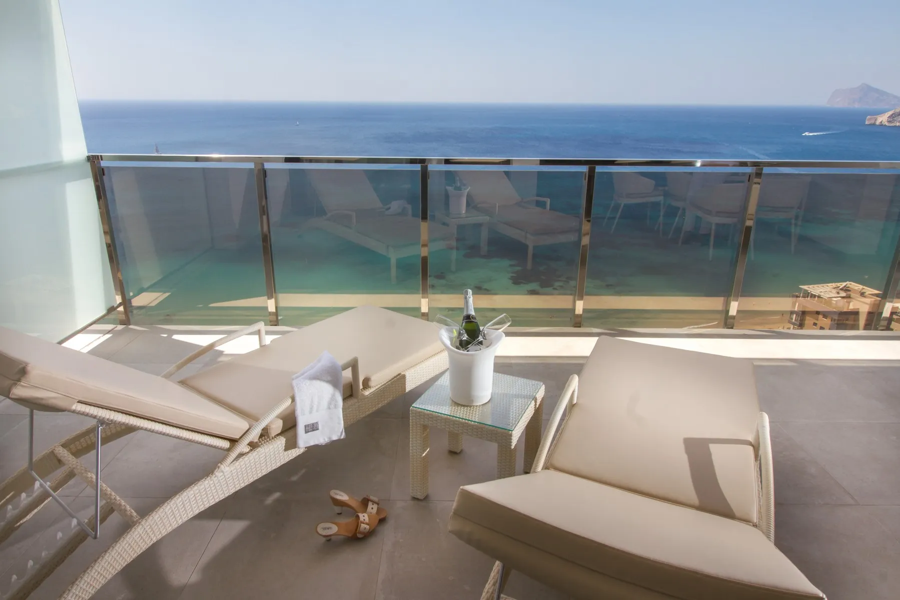 Suitopia Sol Y Mar Suites Hotel — SUITOPIA SOL Y MAR SUITES HOTEL