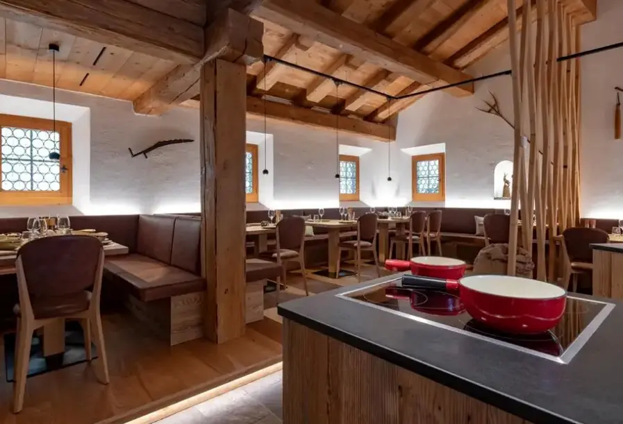 Restauracja i jedzenie w hotelu Sunstar Hotel Klosters