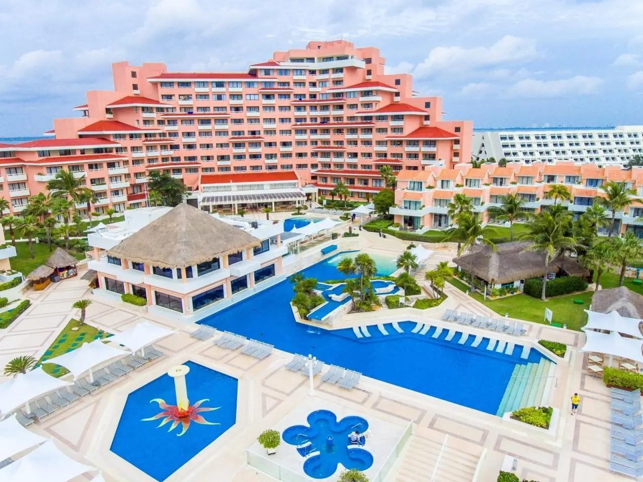 Wyndham Grand Cancun — WYNDHAM GRAND CANCUN
