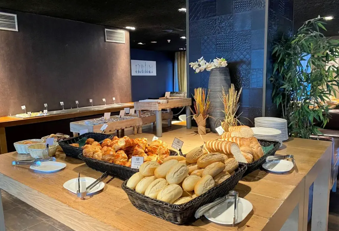 Restauracja i jedzenie w hotelu XO Hotels Blue Tower