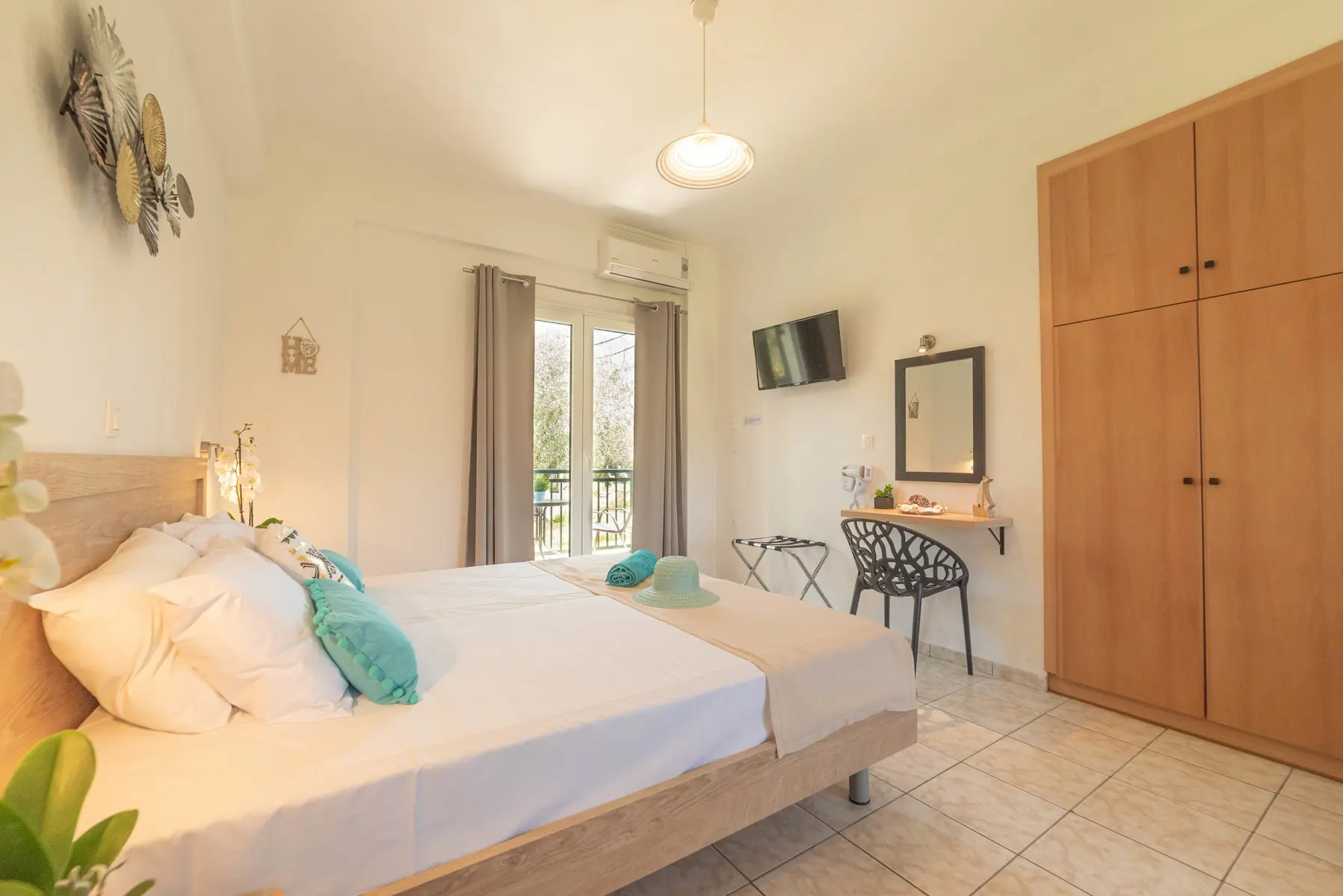 Yianetta Hotel Apartments — YIANETTA HOTEL APARTMENTS