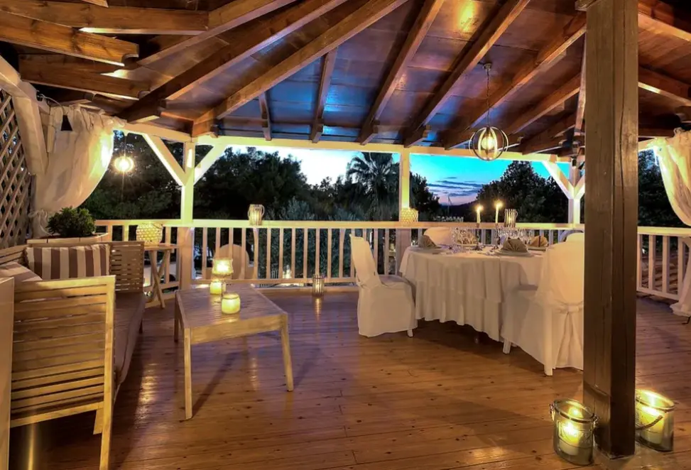 Restauracja i jedzenie w hotelu Acrotel Athena Pallas