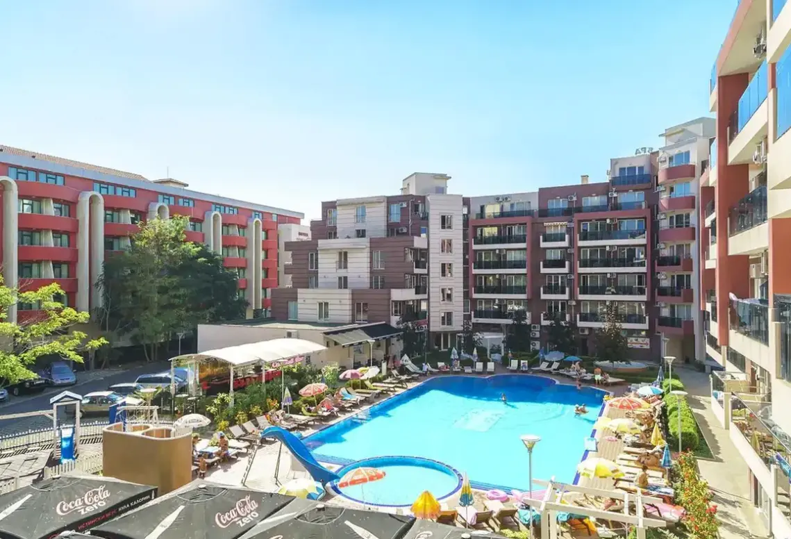 Basen w hotelu Admiral Plaza