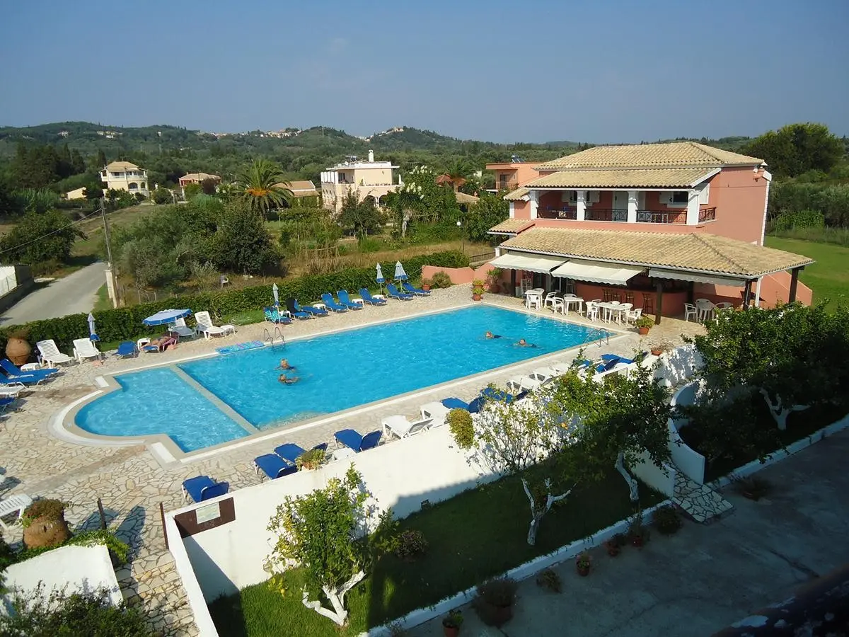 Hotel Bruskos Hotel & Suites