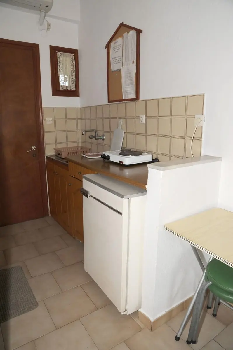 Captain'S Studios Apartments — CAPTAIN'S STUDIOS APARTMENTS