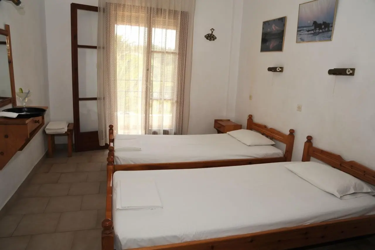 Captain'S Studios Apartments — CAPTAIN'S STUDIOS APARTMENTS