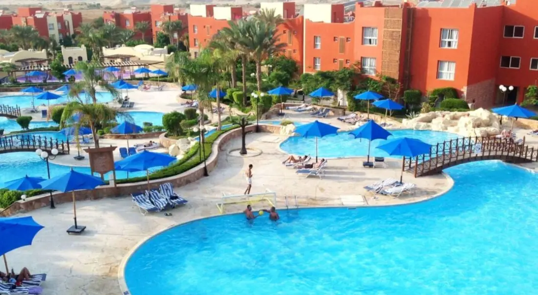 Basen w hotelu Cardina Resort Marsa Alam