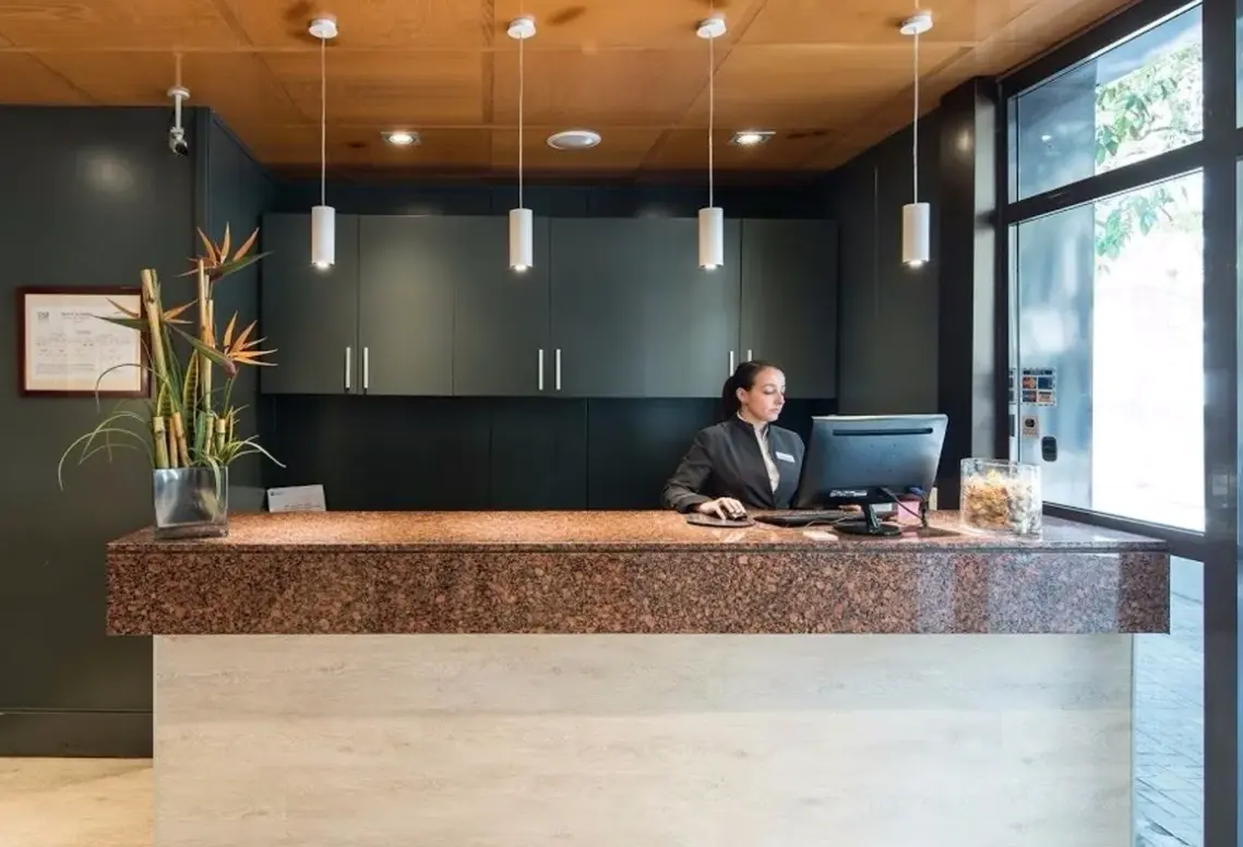 Lobby hotelu Catalonia Castellnou