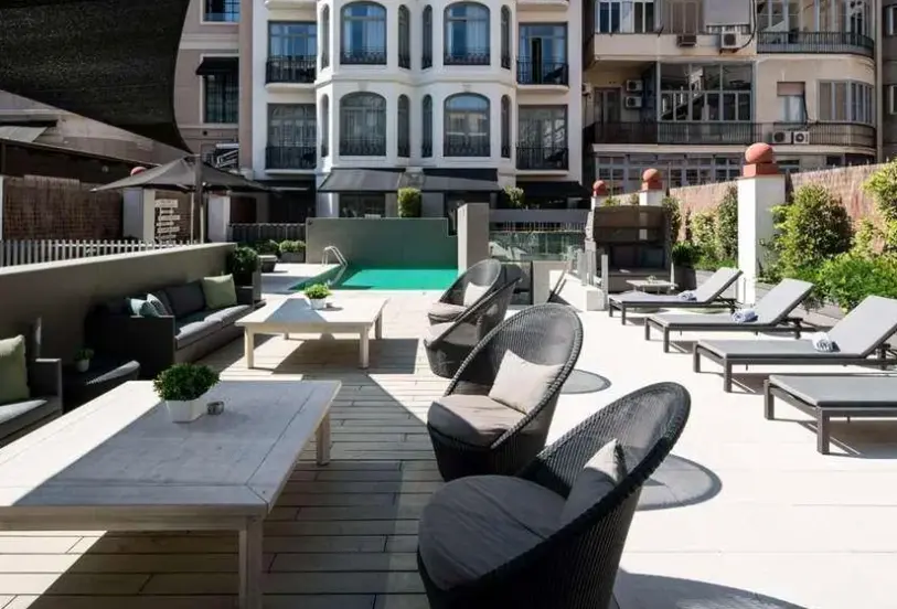 Basen w hotelu Catalonia Passeig de Gracia