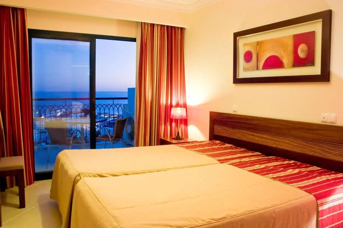 Cerro Mar Atlantico — CERRO MAR GARDEN