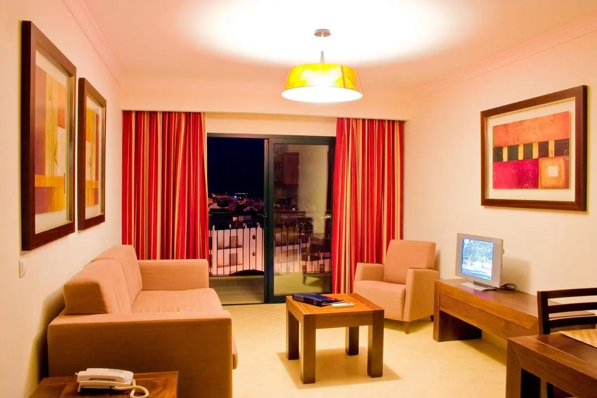 Cerro Mar Atlantico — CERRO MAR GARDEN