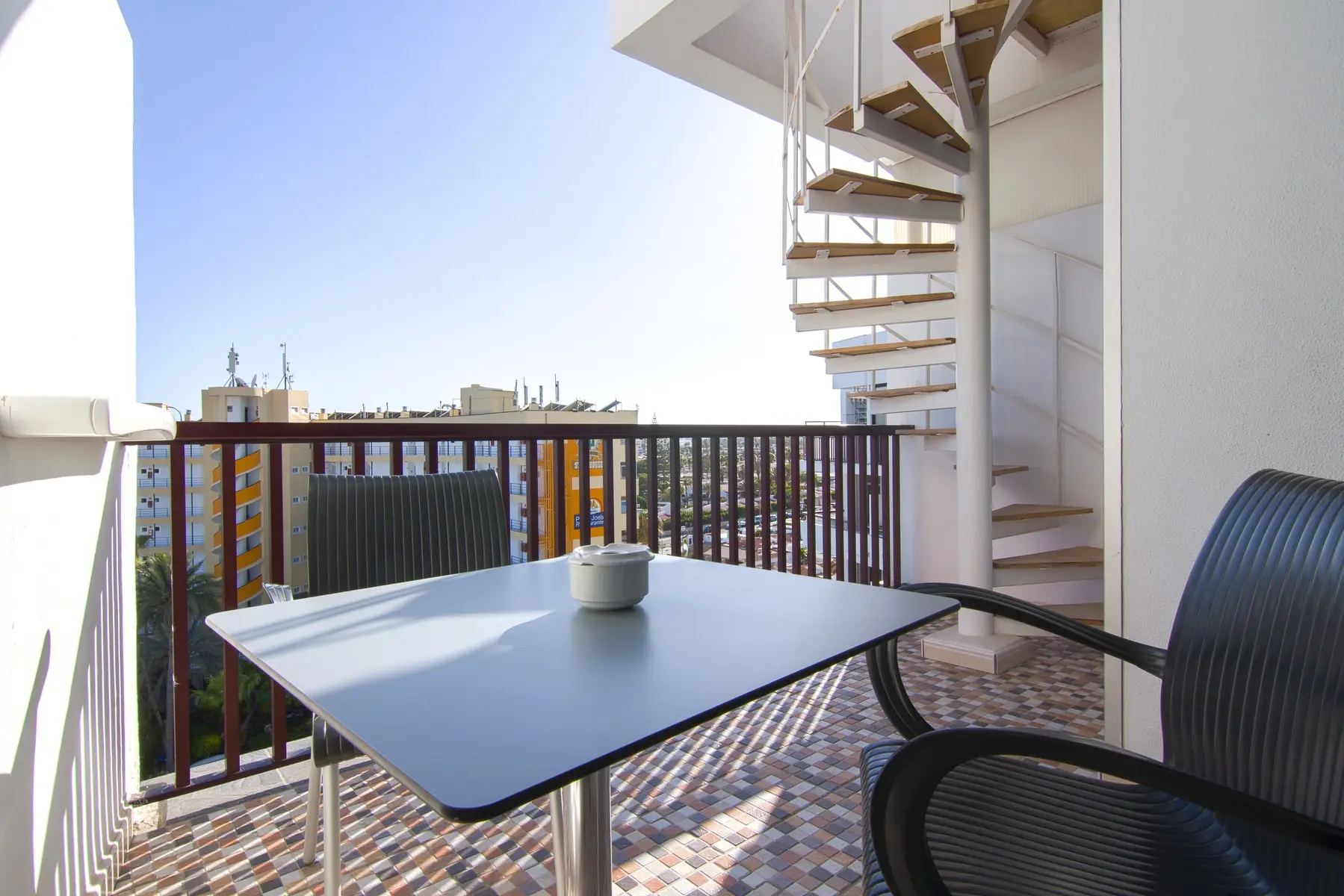 Corona Blanca — CORONA BLANCA