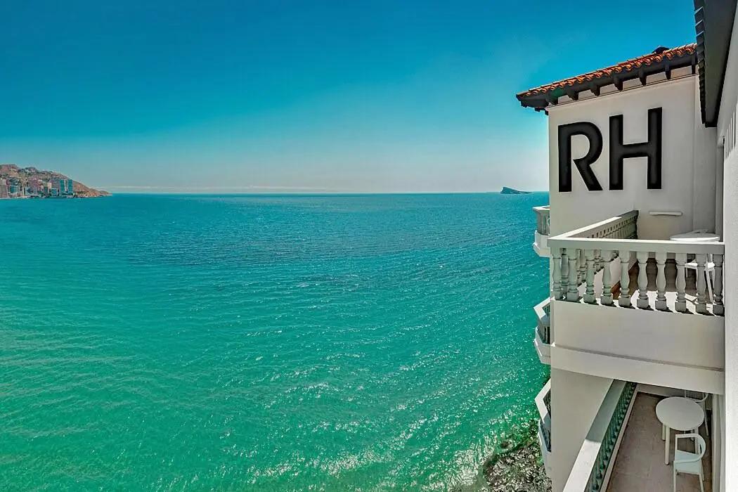 Gastrohotel Rh Canfali — GASTROHOTEL RH CANFALI