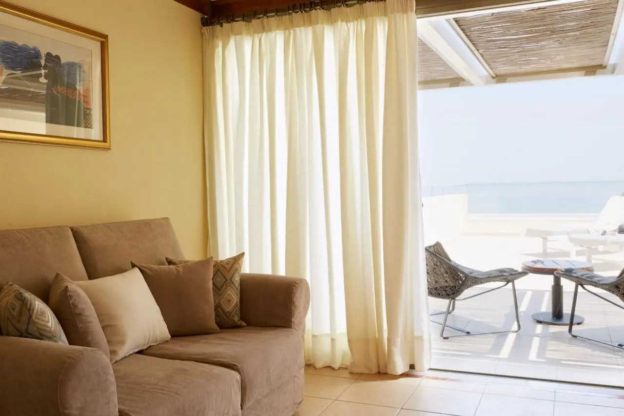 Plaża przy hotelu Giannoulis Santa Marina Plaza