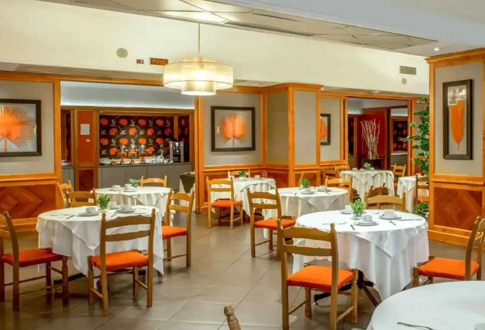 Restauracja i jedzenie w hotelu Grand Hotel Fleming