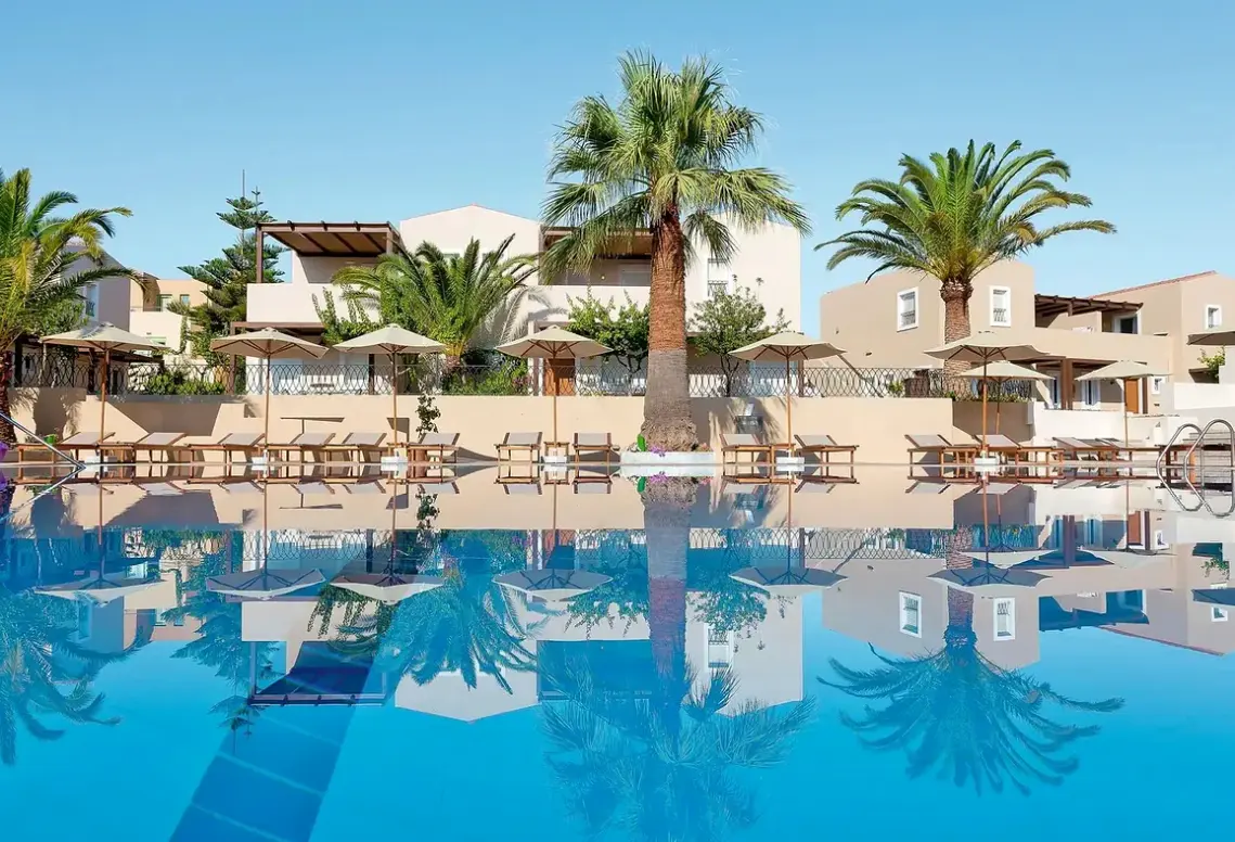 Basen w hotelu Grecotel Casa Adele