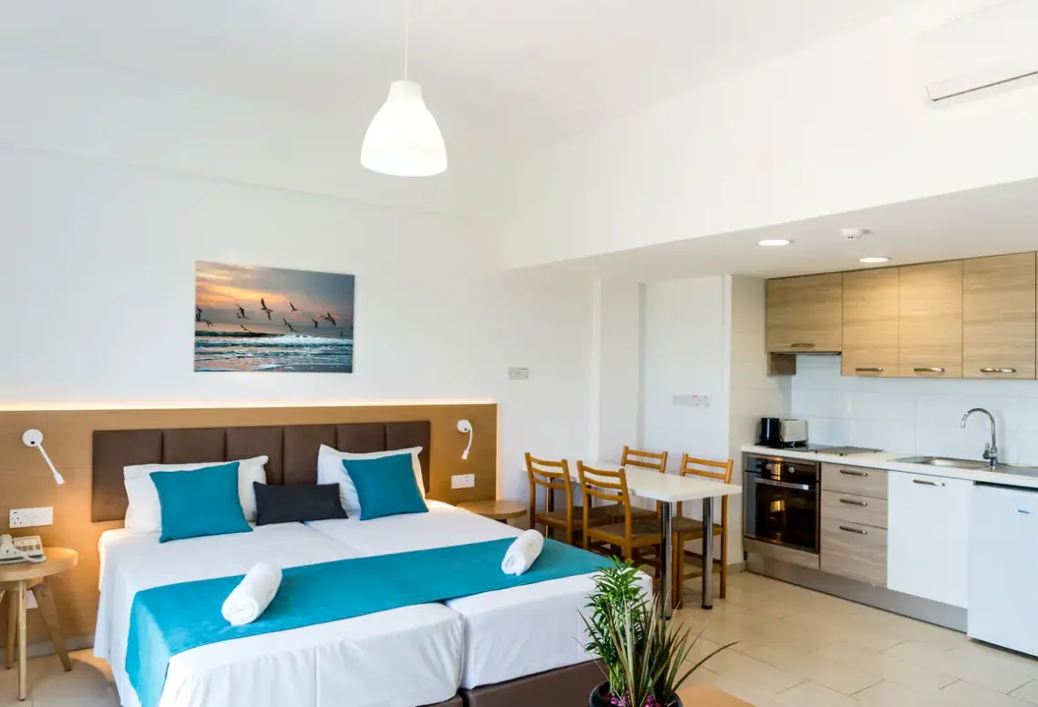 Pokój w hotelu Helios Bay Hotel Apartments