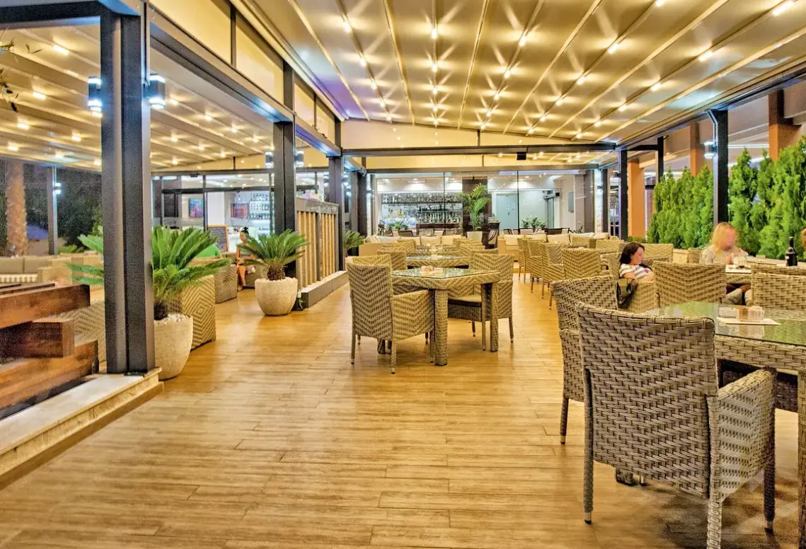 Restauracja i jedzenie w hotelu Hotel Acd Wellness & SPA