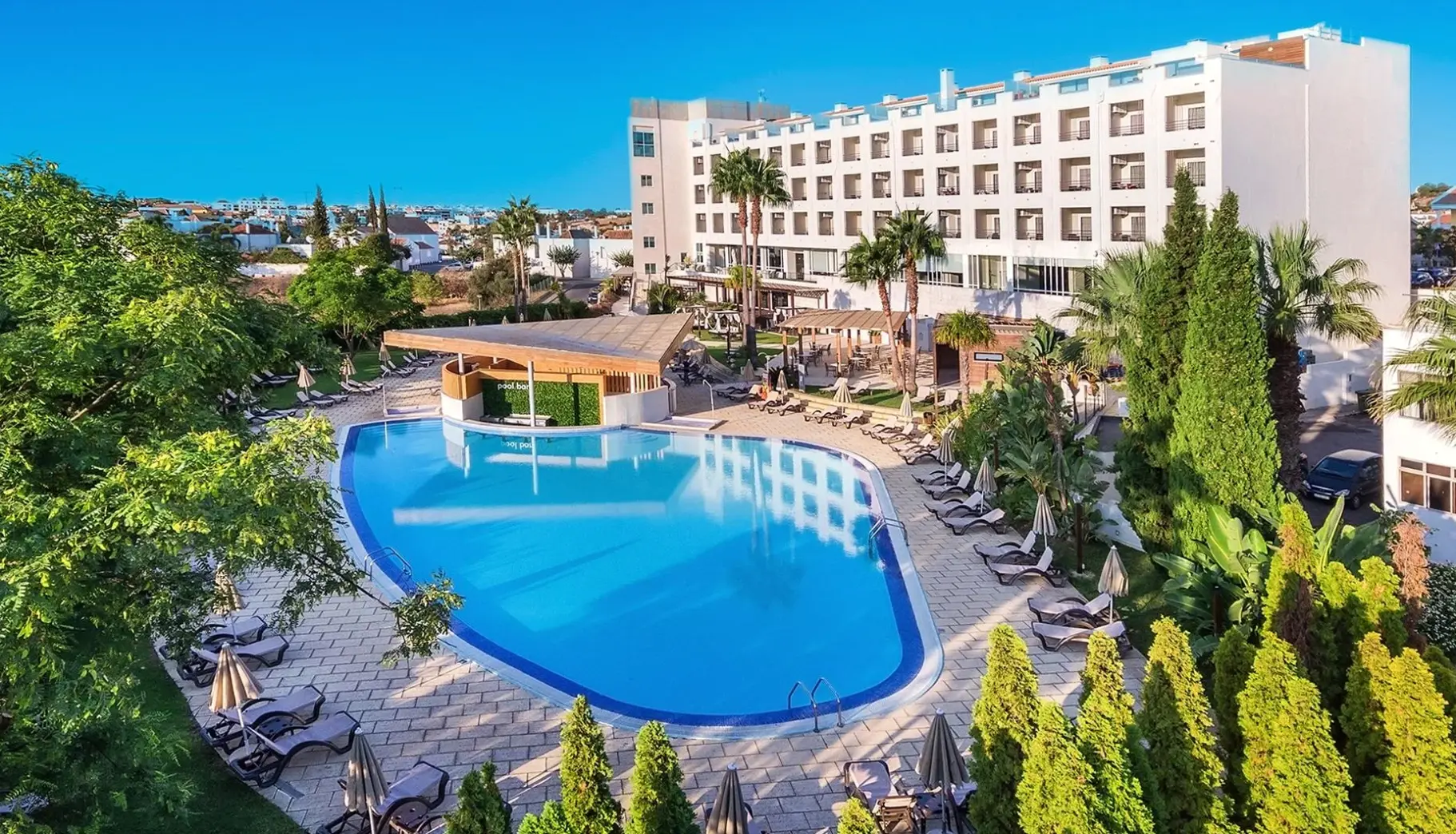 Basen w hotelu Hotel AP Maria Nova